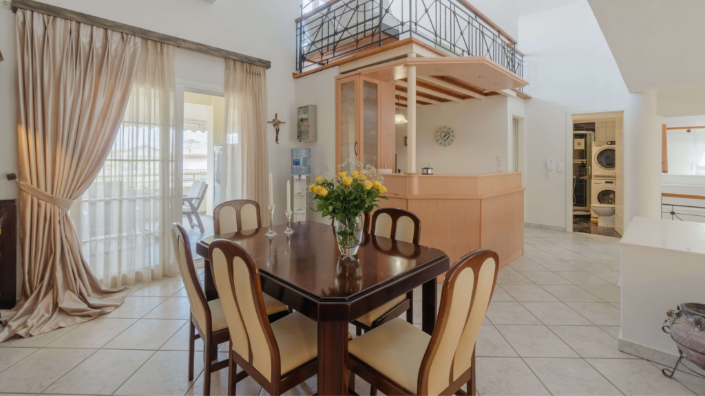 dining room at Thassos House