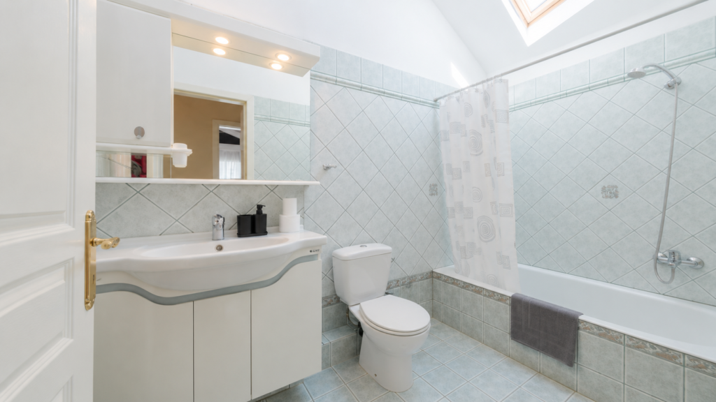 THASSOS HOUSE BATHROOM